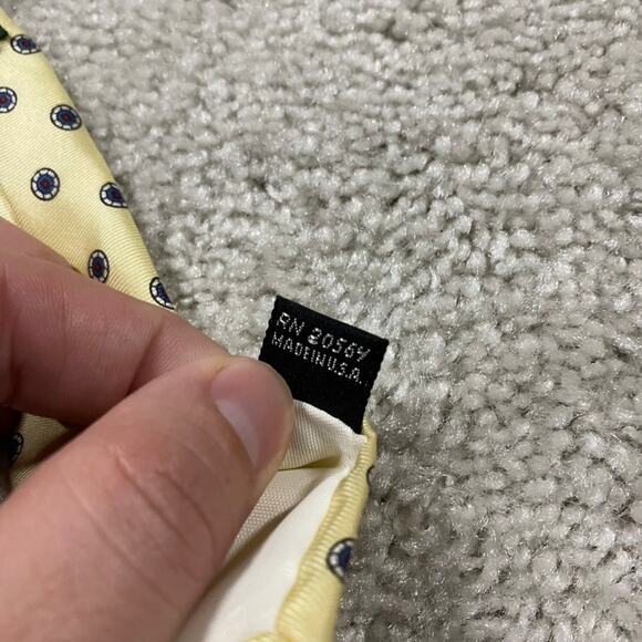 Vintage Silk Tie Gold Designer Geometric Necktie USA Classic Business Formal - Picture 5 of 6